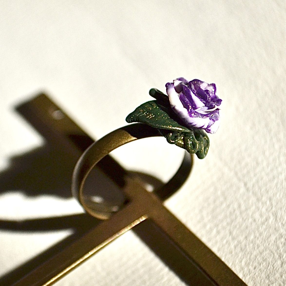 bague rose violette